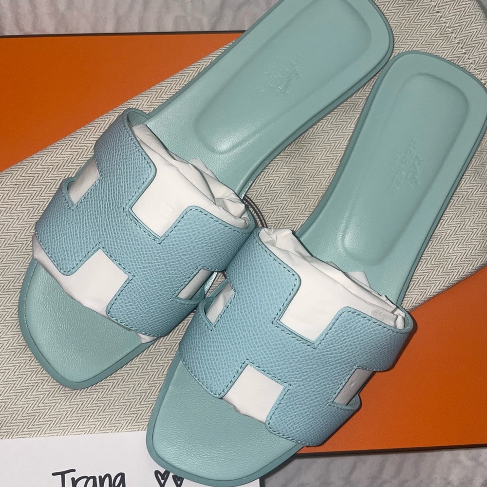 Oran sandal